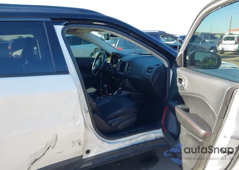 2020 Jeep Compass Trailhawk 4X4 z USA, uszkodzony, nr VIN 3C4NJDDBXLT227709